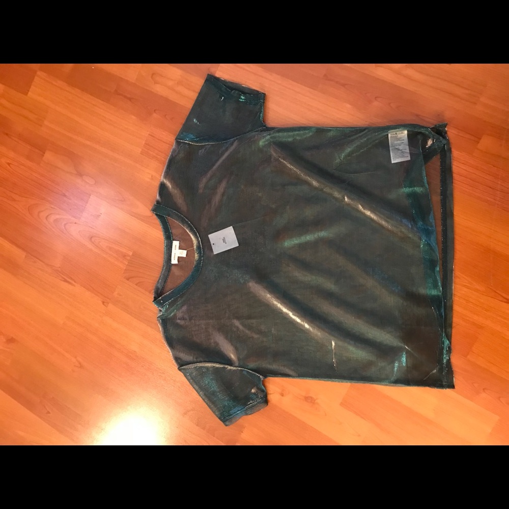 UO Holographic mesh top
